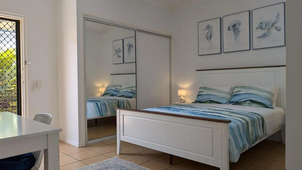 Coastal Comfort - 1 Bedroom Beachfront Apartment Townsville