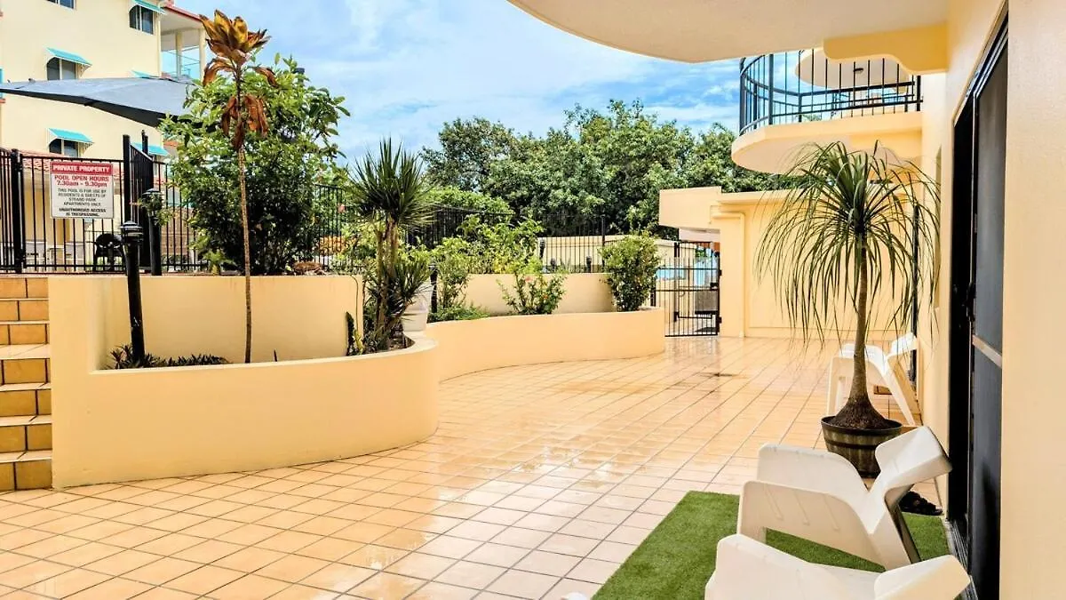 Coastal Comfort - 1 Bedroom Beachfront Apartment Townsville Australia